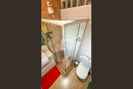 Casa à venda com 471m², 5 quartos e 4 vagas Casa à venda com 471m², 5 quartos e 4 vagasBanheiro