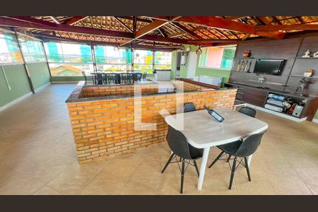 Casa à venda com 471m², 5 quartos e 4 vagas Casa à venda com 471m², 5 quartos e 4 vagasSacada