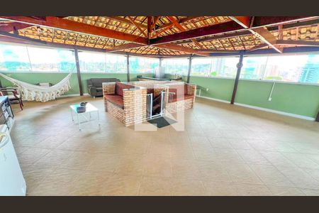 Casa à venda com 471m², 5 quartos e 4 vagas Casa à venda com 471m², 5 quartos e 4 vagasSacada