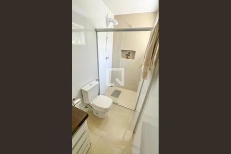 Casa à venda com 471m², 5 quartos e 4 vagas Casa à venda com 471m², 5 quartos e 4 vagasBanheiro/Quarto 5