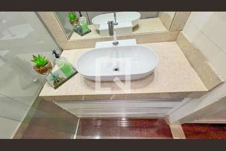 Casa à venda com 471m², 5 quartos e 4 vagas Casa à venda com 471m², 5 quartos e 4 vagasBanheiro/Quarto 5