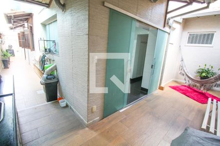 Casa à venda com 471m², 5 quartos e 4 vagas Casa à venda com 471m², 5 quartos e 4 vagasÁrea comum