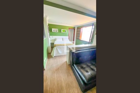 Casa à venda com 471m², 5 quartos e 4 vagas Casa à venda com 471m², 5 quartos e 4 vagasQuarto 4