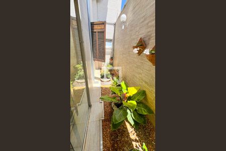 Casa à venda com 471m², 5 quartos e 4 vagas Casa à venda com 471m², 5 quartos e 4 vagasÁrea comum