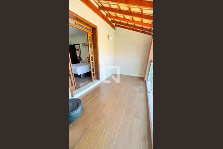 Casa à venda com 471m², 5 quartos e 4 vagas Casa à venda com 471m², 5 quartos e 4 vagasÁrea comum