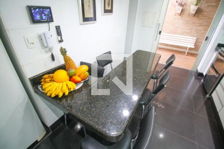 Casa à venda com 471m², 5 quartos e 4 vagas Casa à venda com 471m², 5 quartos e 4 vagasCozinha