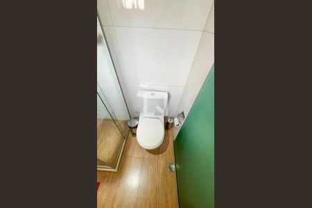 Casa à venda com 471m², 5 quartos e 4 vagas Casa à venda com 471m², 5 quartos e 4 vagasBanheiro