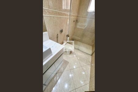 Casa à venda com 471m², 5 quartos e 4 vagas Casa à venda com 471m², 5 quartos e 4 vagasBanheiro/Quarto 5