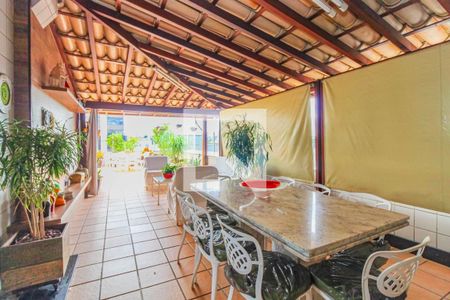 Apartamento à venda com 400m², 5 quartos e 4 vagas Apartamento à venda com 400m², 5 quartos e 4 vagasÁrea Gourmet