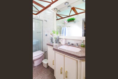 Apartamento à venda com 400m², 5 quartos e 4 vagas Apartamento à venda com 400m², 5 quartos e 4 vagasBanheiro do Quarto 3