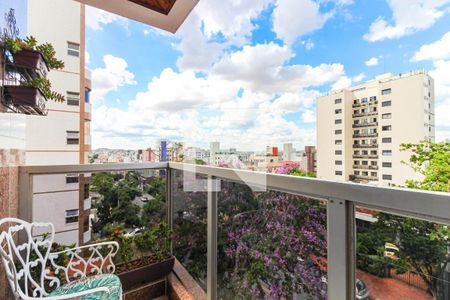 Apartamento à venda com 400m², 5 quartos e 4 vagas Apartamento à venda com 400m², 5 quartos e 4 vagasvaranda