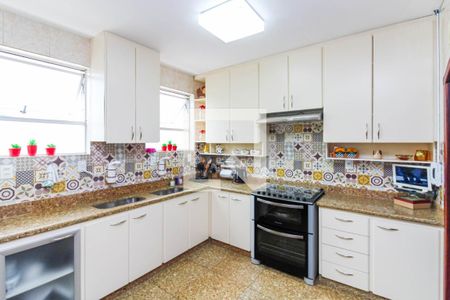 Apartamento à venda com 400m², 5 quartos e 4 vagas Apartamento à venda com 400m², 5 quartos e 4 vagasCozinha