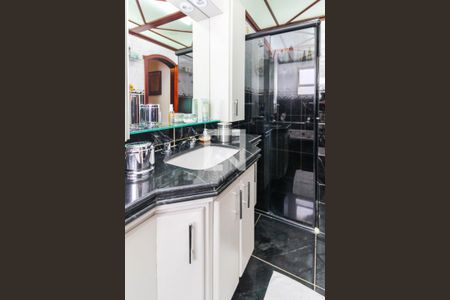 Apartamento à venda com 400m², 5 quartos e 4 vagas Apartamento à venda com 400m², 5 quartos e 4 vagasBanheiro do Quarto 4