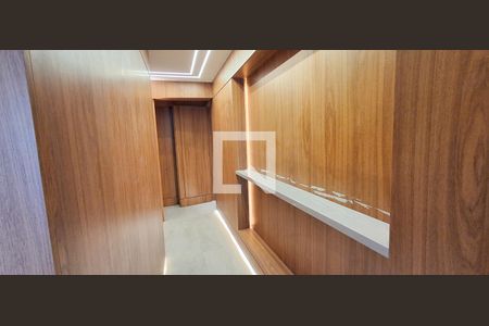 Apartamento à venda com 175m², 2 quartos e 3 vagas Apartamento à venda com 175m², 2 quartos e 3 vagasCorredor