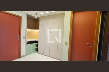 Apartamento à venda com 175m², 2 quartos e 3 vagas Apartamento à venda com 175m², 2 quartos e 3 vagasQuarto