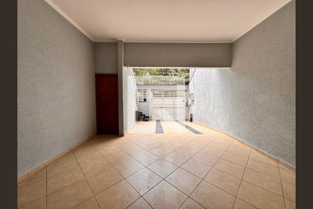 Casa à venda com 156m², 3 quartos e 3 vagas Casa à venda com 156m², 3 quartos e 3 vagasGaragem