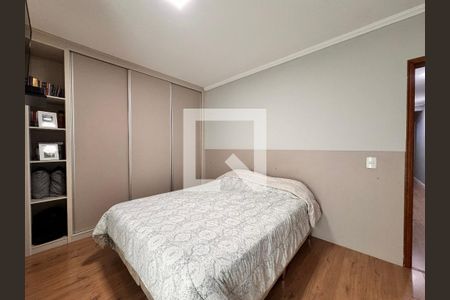 Casa à venda com 156m², 3 quartos e 3 vagas Casa à venda com 156m², 3 quartos e 3 vagasSuite