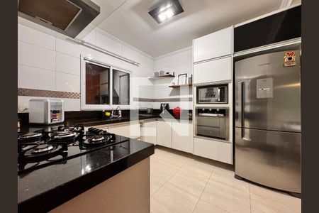 Casa à venda com 156m², 3 quartos e 3 vagas Casa à venda com 156m², 3 quartos e 3 vagasCozinha