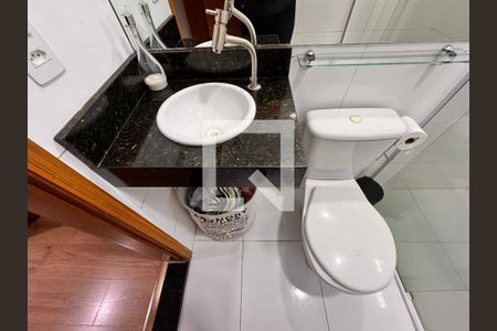 Casa à venda com 156m², 3 quartos e 3 vagas Casa à venda com 156m², 3 quartos e 3 vagasBanheiro