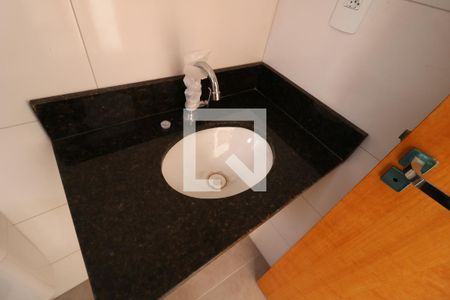 Apartamento à venda com 54m², 2 quartos e 1 vagaBanheiro da Suíte 2 - Pia