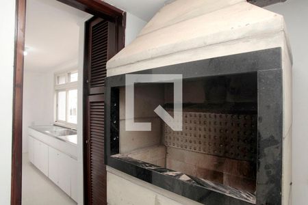 Apartamento à venda com 153m², 4 quartos e 2 vagasÁrea de Serviço + Despensa com Churrasqueira