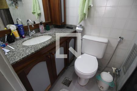 Apartamento à venda com 115m², 4 quartos e 2 vagasQuarto 3 - Banheiro da Suíte