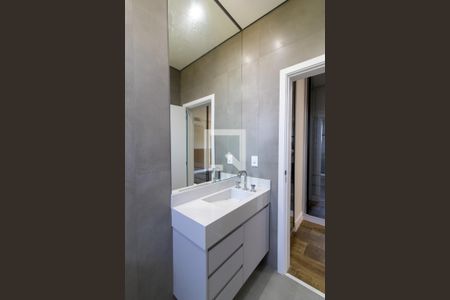 Casa de condomínio à venda com 580m², 5 quartos e 7 vagasBanheiro do Quarto 4