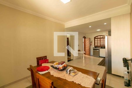 Casa à venda com 354m², 4 quartos e 1 vagaCozinha