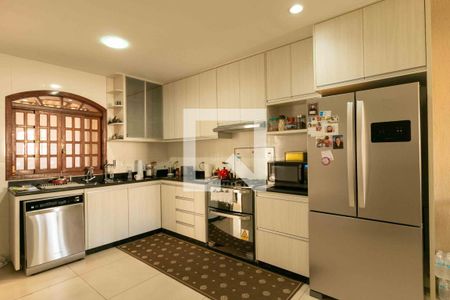 Casa à venda com 354m², 4 quartos e 1 vagaCozinha