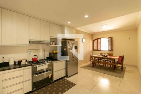 Casa à venda com 354m², 4 quartos e 1 vagaCozinha