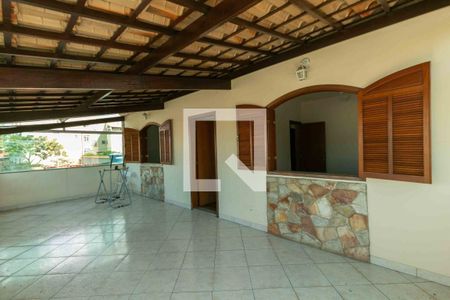 Casa à venda com 354m², 4 quartos e 1 vagaVaranda