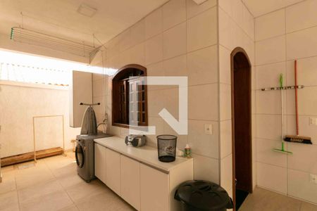 Casa à venda com 354m², 4 quartos e 1 vagaÁrea de Serviço