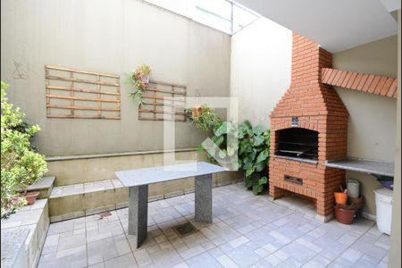 Casa à venda com 225m², 3 quartos e 5 vagas Casa à venda com 225m², 3 quartos e 5 vagasQuintal