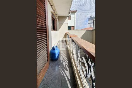 Casa à venda com 225m², 3 quartos e 5 vagas Casa à venda com 225m², 3 quartos e 5 vagasvaranda da área de serviço