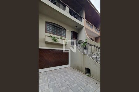 Casa à venda com 225m², 3 quartos e 5 vagas Casa à venda com 225m², 3 quartos e 5 vagasGaragem