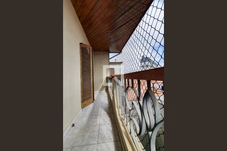 Casa à venda com 225m², 3 quartos e 5 vagas Casa à venda com 225m², 3 quartos e 5 vagasvaranda da Suíte