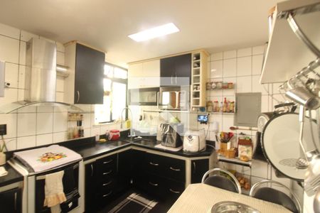 Apartamento à venda com 200m², 4 quartos e 2 vagasCozinha 