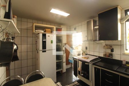 Apartamento à venda com 200m², 4 quartos e 2 vagasCozinha 