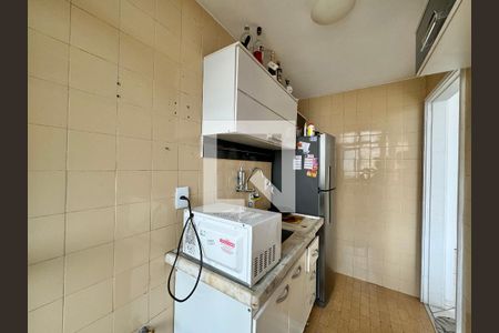Apartamento à venda com 58m², 2 quartos e 1 vaga Apartamento à venda com 58m², 2 quartos e 1 vagaCozinha e Área de Serviço