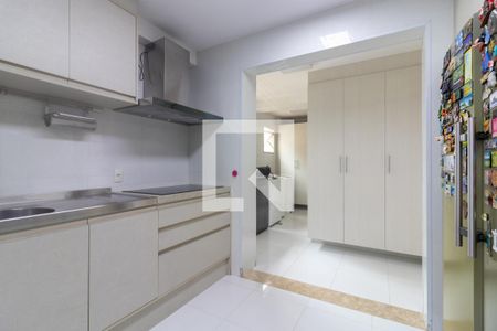 Apartamento à venda com 141m², 3 quartos e 2 vagas Apartamento à venda com 141m², 3 quartos e 2 vagasCozinha