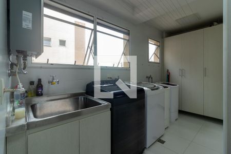 Apartamento à venda com 141m², 3 quartos e 2 vagas Apartamento à venda com 141m², 3 quartos e 2 vagasÁrea de Serviço