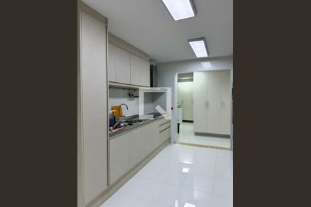 Apartamento à venda com 141m², 3 quartos e 2 vagas Apartamento à venda com 141m², 3 quartos e 2 vagasCozinha