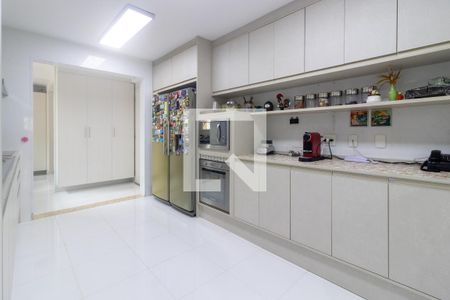 Apartamento à venda com 141m², 3 quartos e 2 vagas Apartamento à venda com 141m², 3 quartos e 2 vagasCozinha