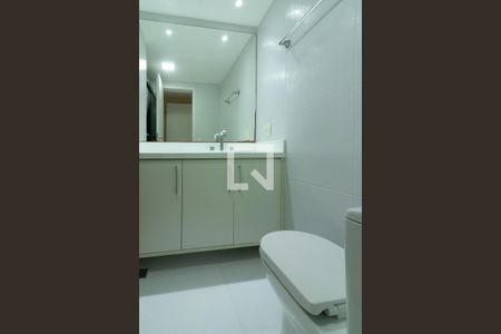 Apartamento à venda com 141m², 3 quartos e 2 vagas Apartamento à venda com 141m², 3 quartos e 2 vagasBanheiro da Suíte 1