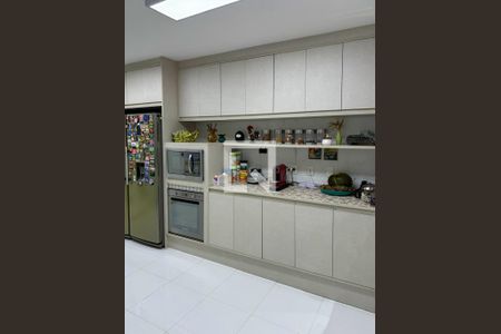 Apartamento à venda com 141m², 3 quartos e 2 vagas Apartamento à venda com 141m², 3 quartos e 2 vagasCozinha