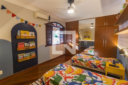 Casa à venda com 315m², 4 quartos e 2 vagas Casa à venda com 315m², 4 quartos e 2 vagasQuarto 2 no 2° Pavimento