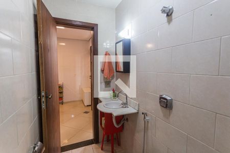 Casa à venda com 315m², 4 quartos e 2 vagas Casa à venda com 315m², 4 quartos e 2 vagasBanheiro Social 1