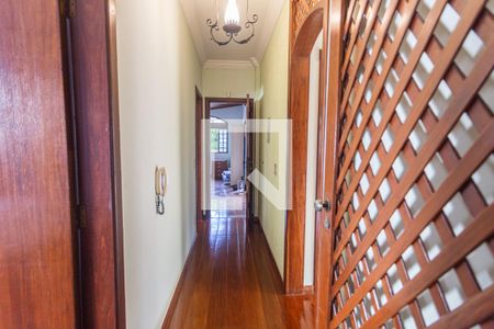 Casa à venda com 315m², 4 quartos e 2 vagas Casa à venda com 315m², 4 quartos e 2 vagasCorredor do 2° Pavimento