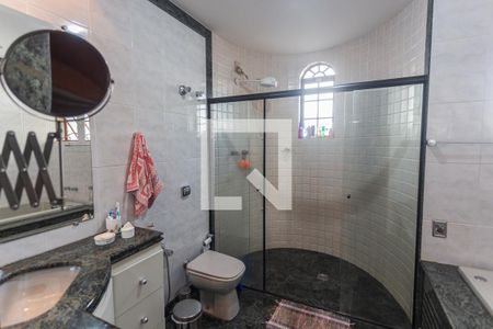 Casa à venda com 315m², 4 quartos e 2 vagas Casa à venda com 315m², 4 quartos e 2 vagasBanheiro da Suíte no 2° Pavimento