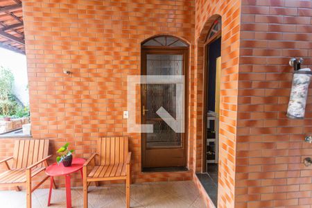 Casa à venda com 315m², 4 quartos e 2 vagas Casa à venda com 315m², 4 quartos e 2 vagasDespensa